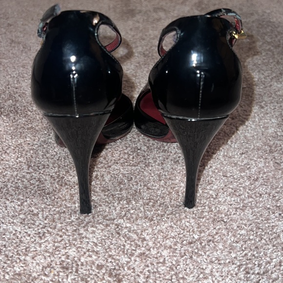 Prada ankle strap patent leather heels size 36 - Picture 4 of 6